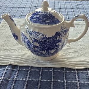 Vintage Blue Willow Windsor Tea Pot Made In England